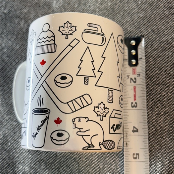 Tim Hortons mug with Canadian Icons - Picture 4 of 4